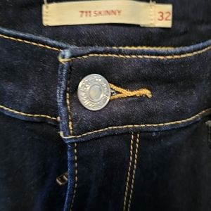 Levi's 711 skinny jeans 32